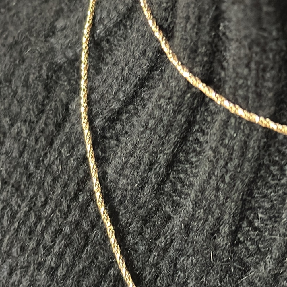 Solid gold rope chain necklace 33.5” long 10 K 6 grams solid gold rare size! - Picture 6 of 11